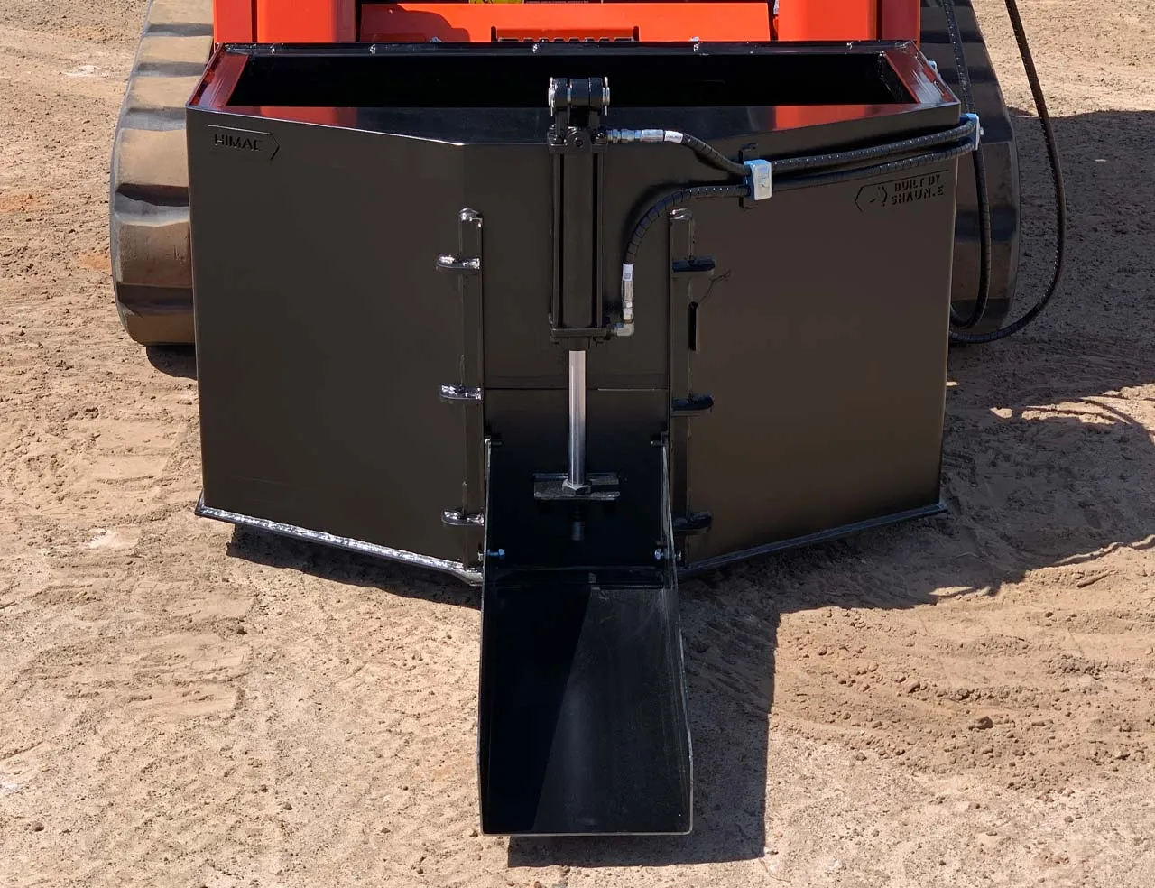 Himac 0.50m3 Tractor Concrete Unloading Bucket - Image 3